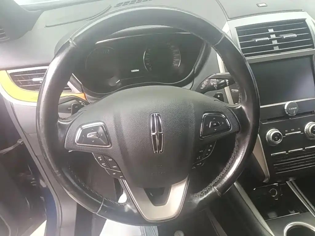 Lincoln MKC — миниатюра 11
