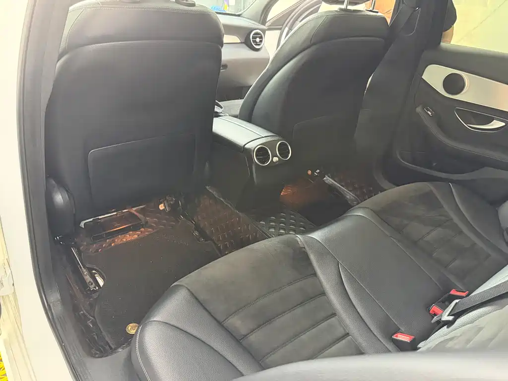 Mercedes-Benz C-Class — миниатюра 4