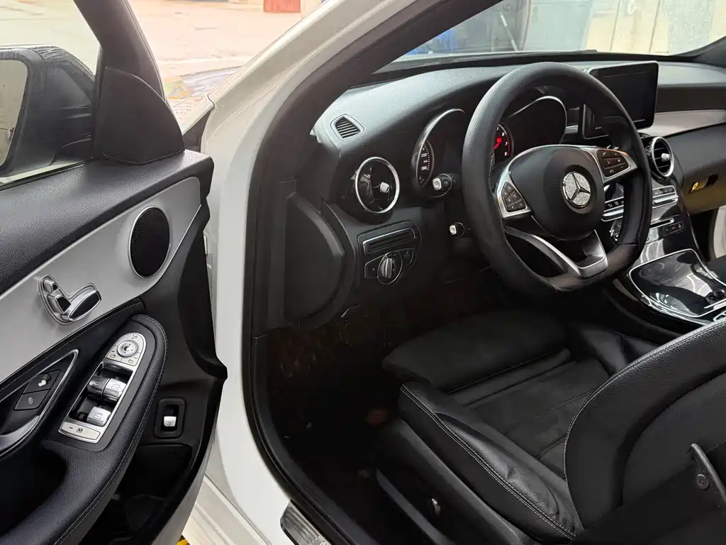 Mercedes-Benz C-Class — миниатюра 5