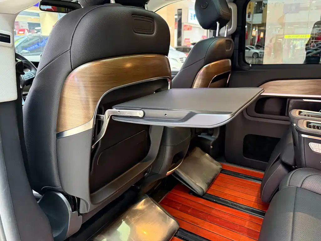 Mercedes-Benz V-Class — миниатюра 15