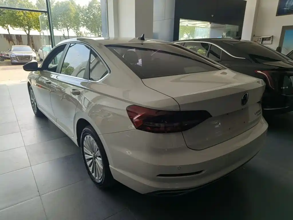 Volkswagen Lavida — миниатюра 5