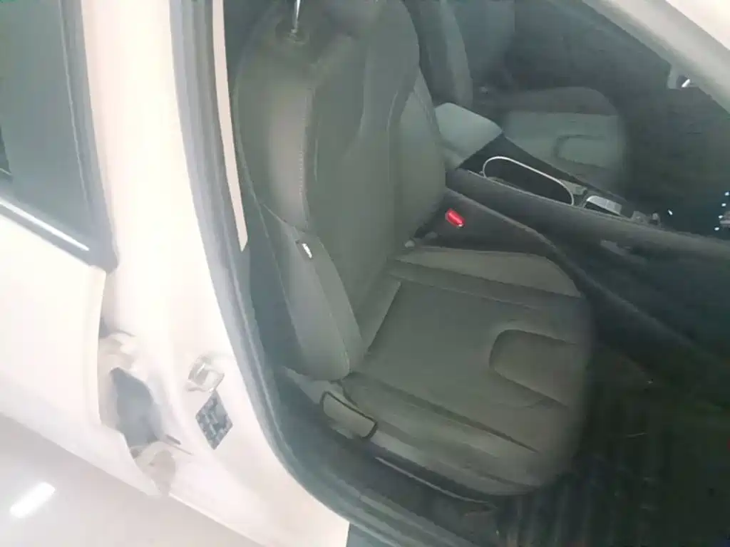 Hyundai Elantra — миниатюра 25