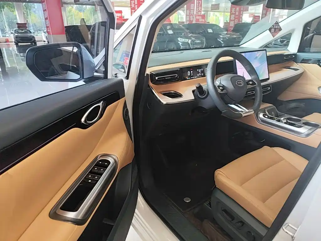 GAC Motor Trumpchi E8 PHEV — миниатюра 16