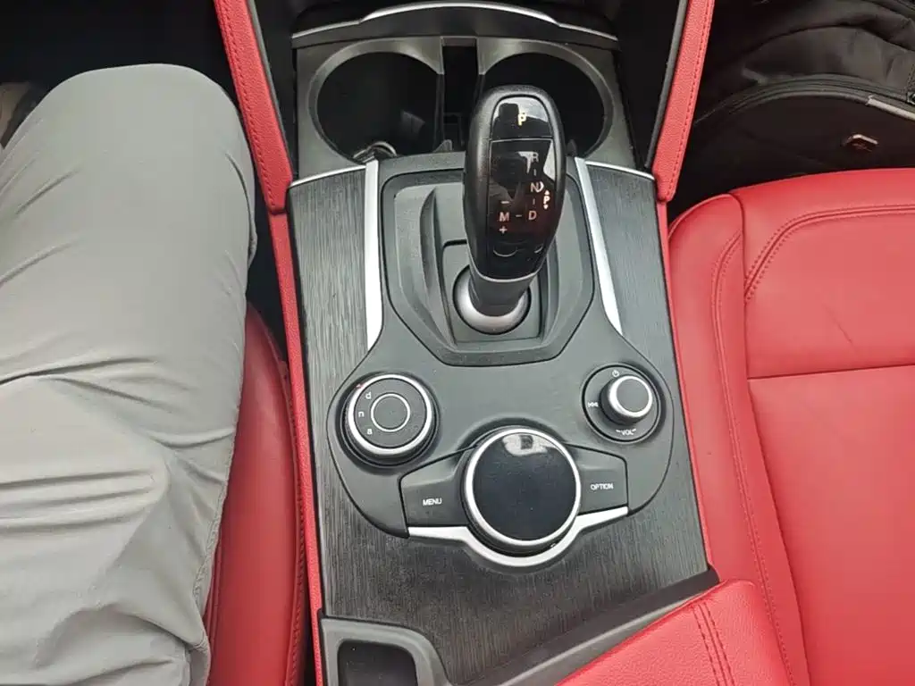 Alfa Romeo Stelvio — миниатюра 14