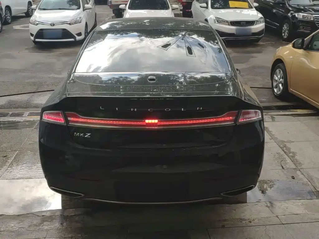 Lincoln MKZ — миниатюра 6