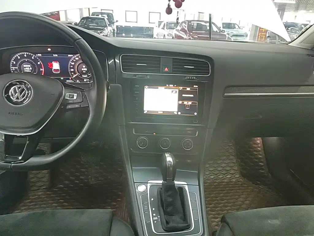 Volkswagen Golf — миниатюра 13