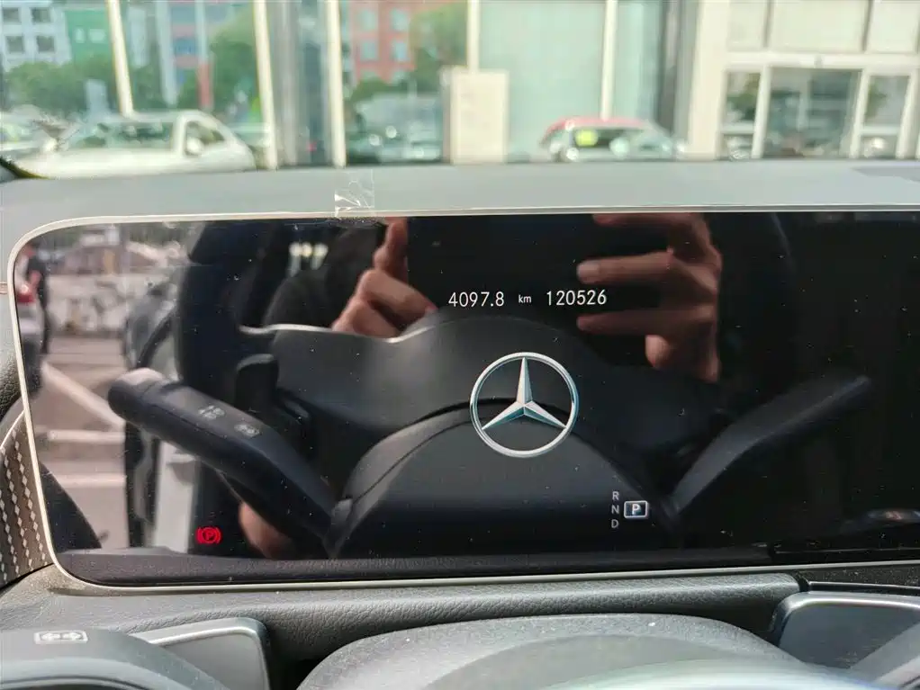Mercedes-Benz GLB — миниатюра 21