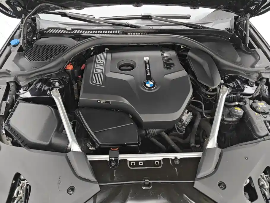 BMW 5 Series — миниатюра 10