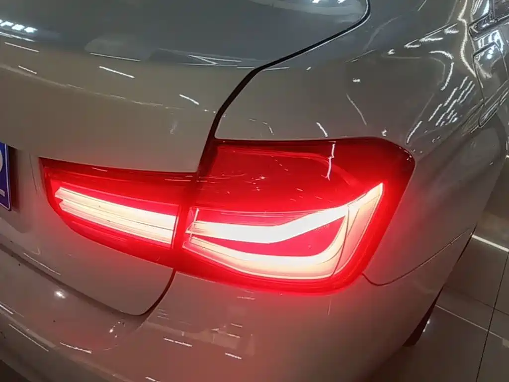 BMW 3 Series — миниатюра 8