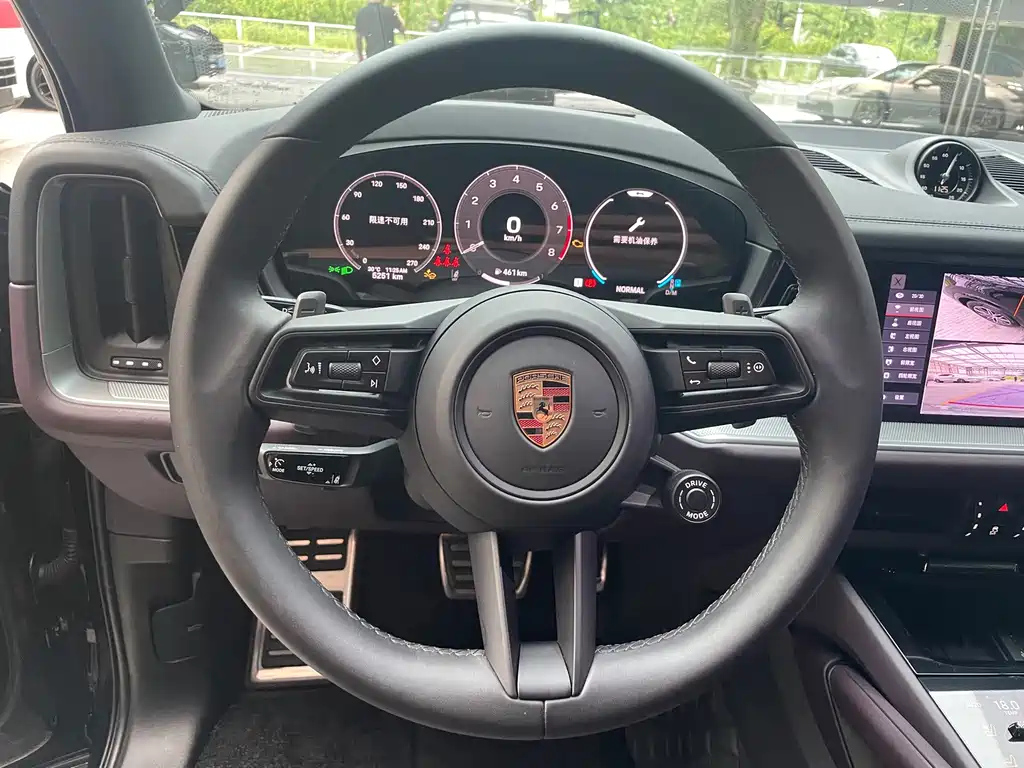 Porsche Cayenne — миниатюра 9