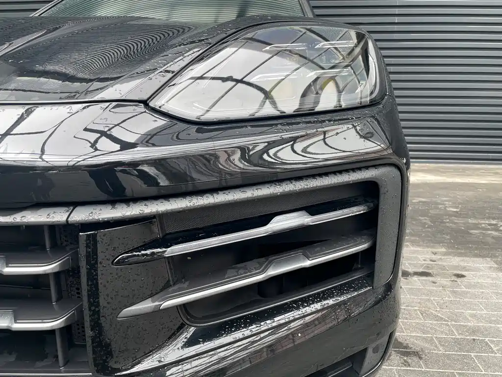 Porsche Cayenne — миниатюра 14