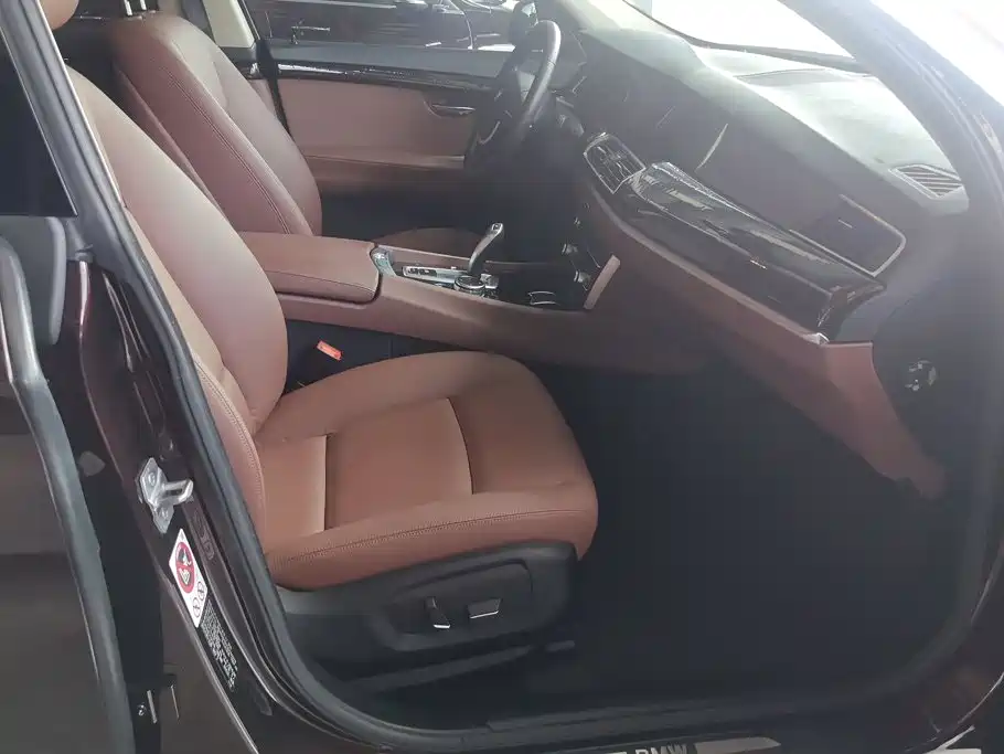BMW 5 Series GT — миниатюра 8