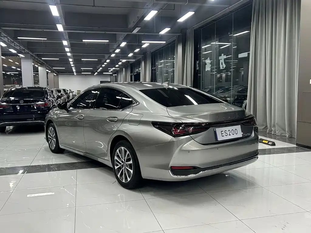Lexus ES — миниатюра 9