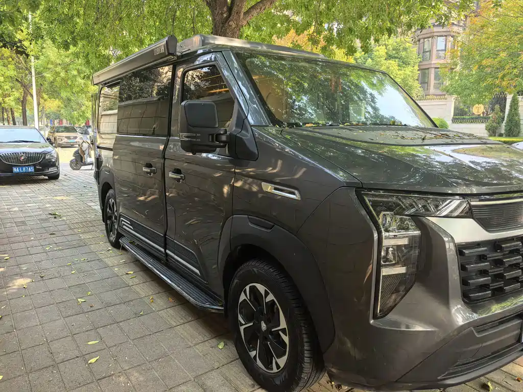 Sinotruk Vangard V — миниатюра 2