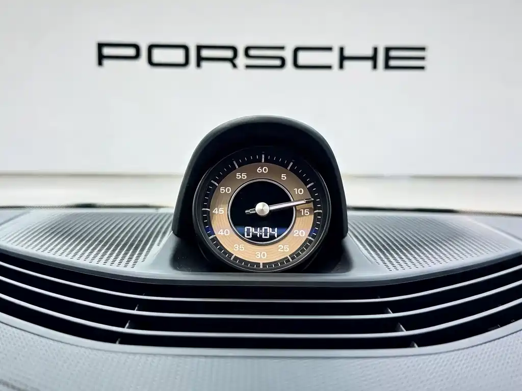 Porsche Taycan — миниатюра 9