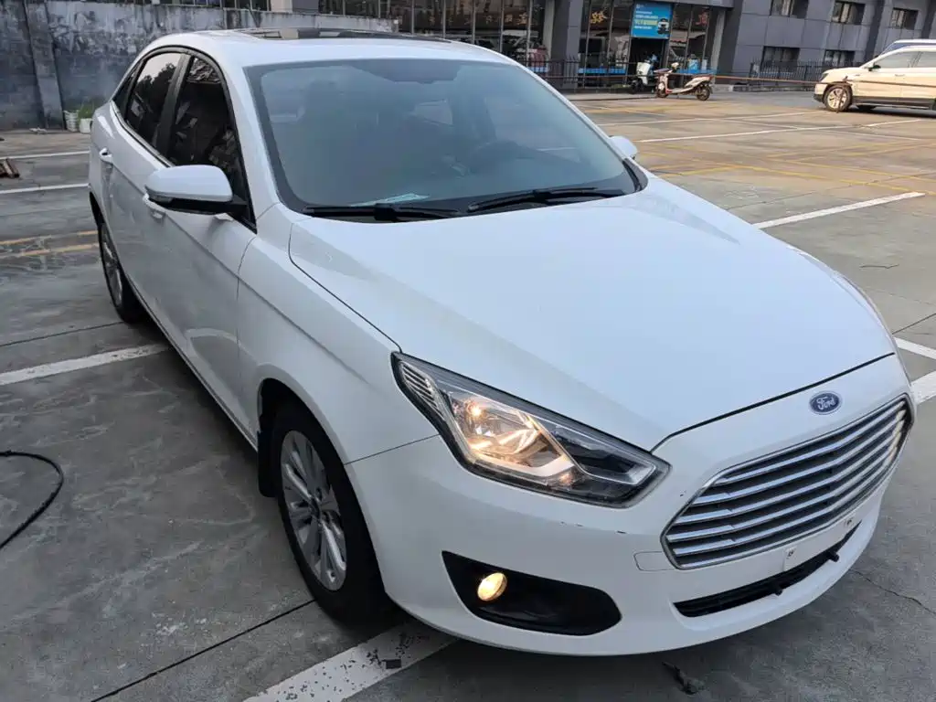 Ford Escort — миниатюра 4