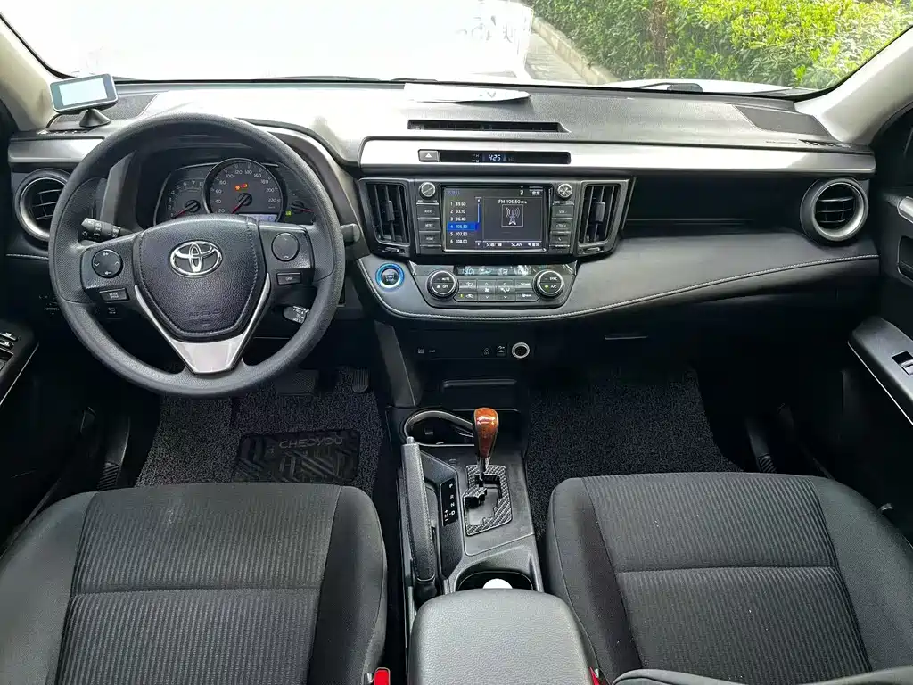 Toyota RAV4 — миниатюра 5