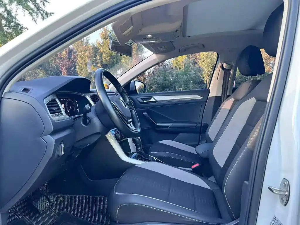 Volkswagen T-Roc — миниатюра 4