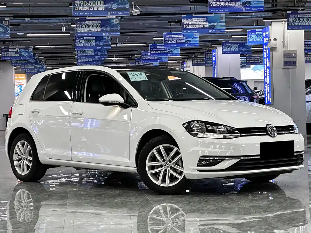VOLKSWAGEN GOLF