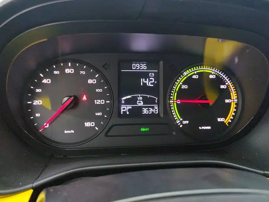 Roewe Clever — миниатюра 14