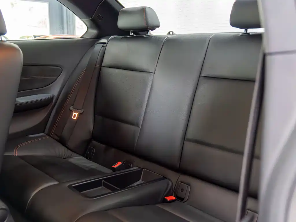 BMW 1 Series M 1M Coupe, фото 12