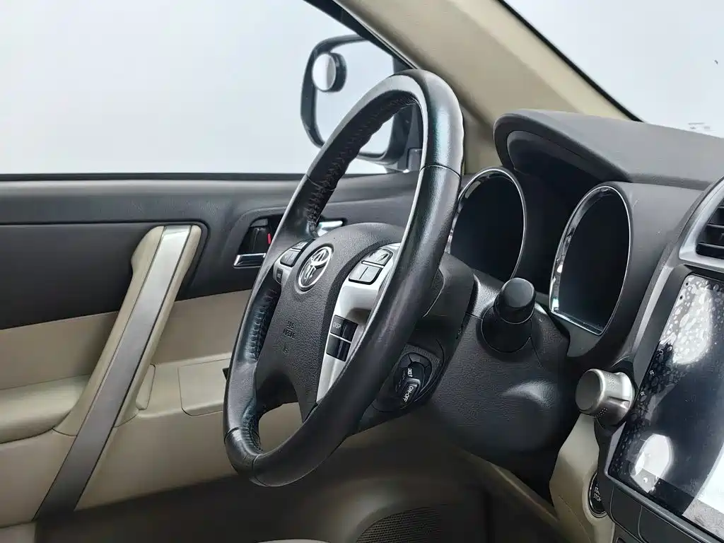 Toyota Highlander — миниатюра 22