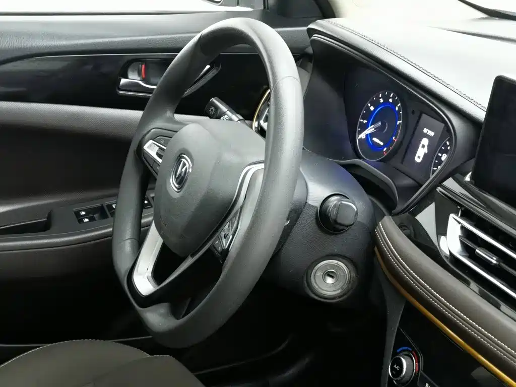 Changan Eado DT — миниатюра 22