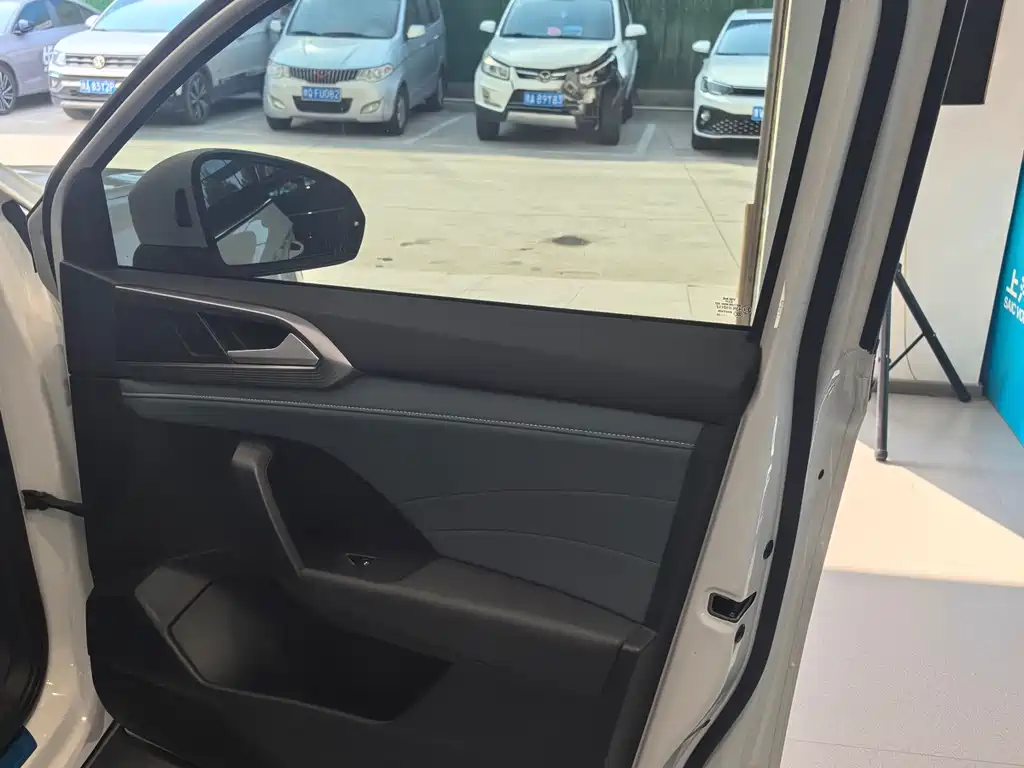 Volkswagen Tharu — миниатюра 7