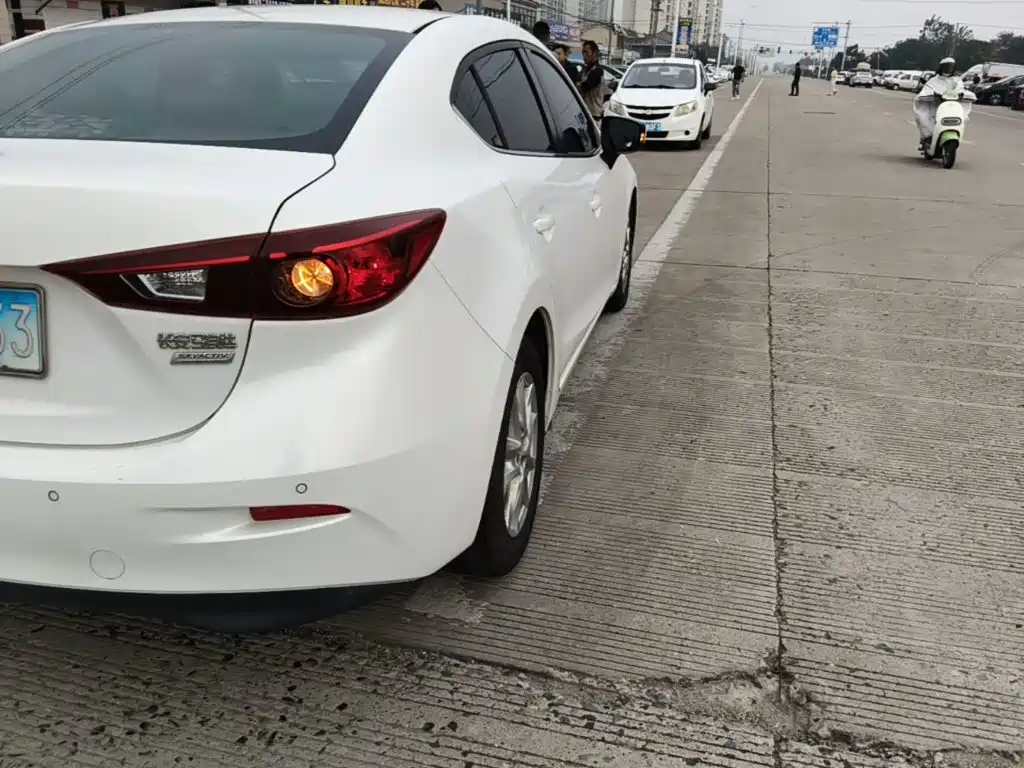 Mazda 3 Axela — миниатюра 8