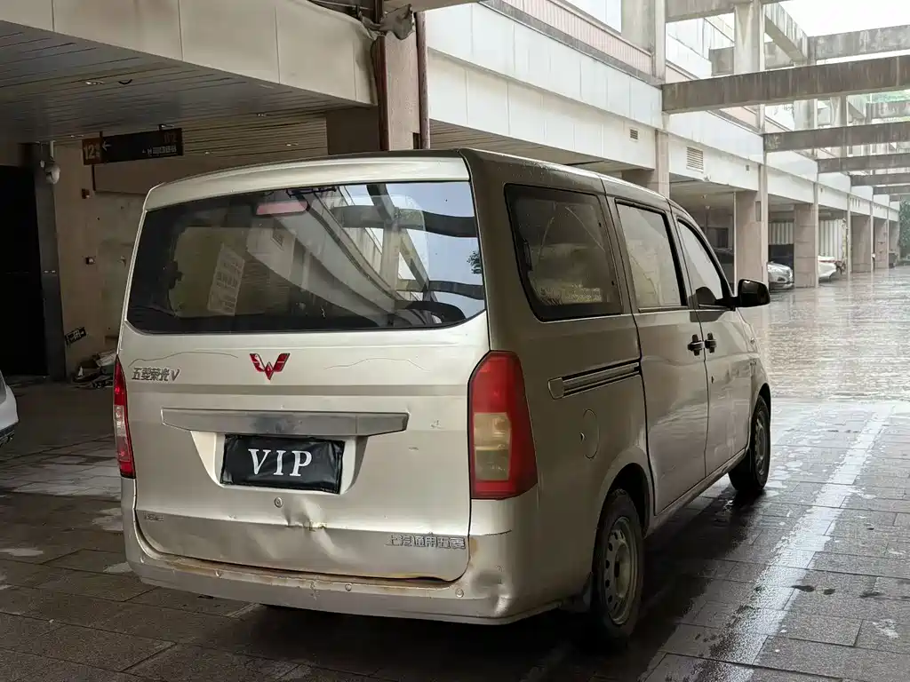 Wuling Rongguang V — миниатюра 7