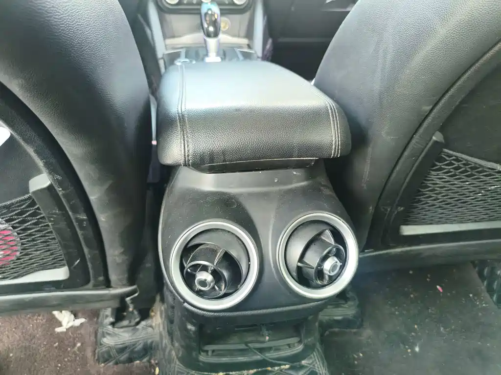 Alfa Romeo Stelvio — миниатюра 10