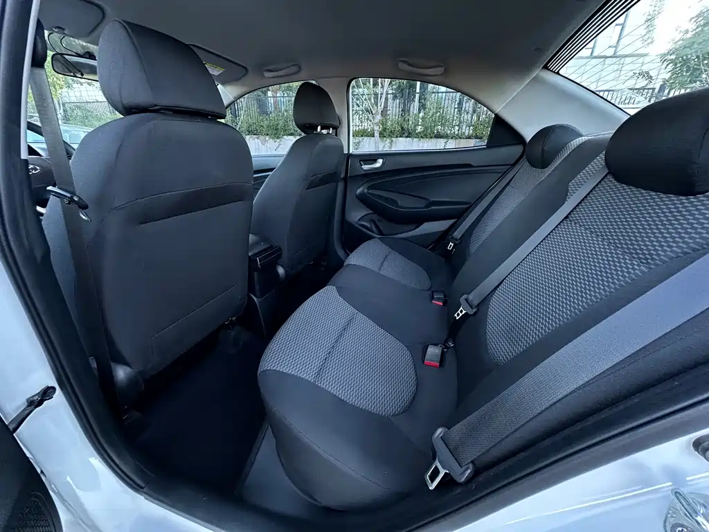 Hyundai Verna — миниатюра 13