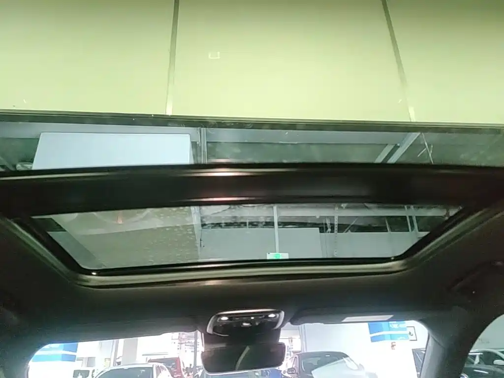 Lynk & Co 02 Hatchback — миниатюра 18