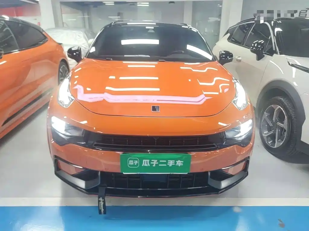 Lynk & Co 02 Hatchback — миниатюра 3
