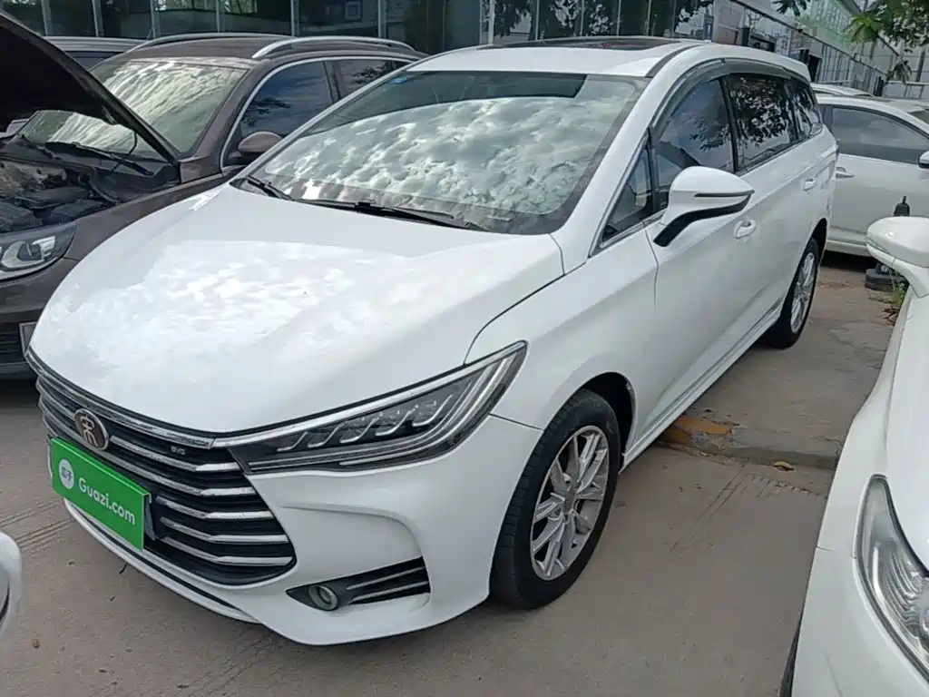 BYD MAX — миниатюра 2