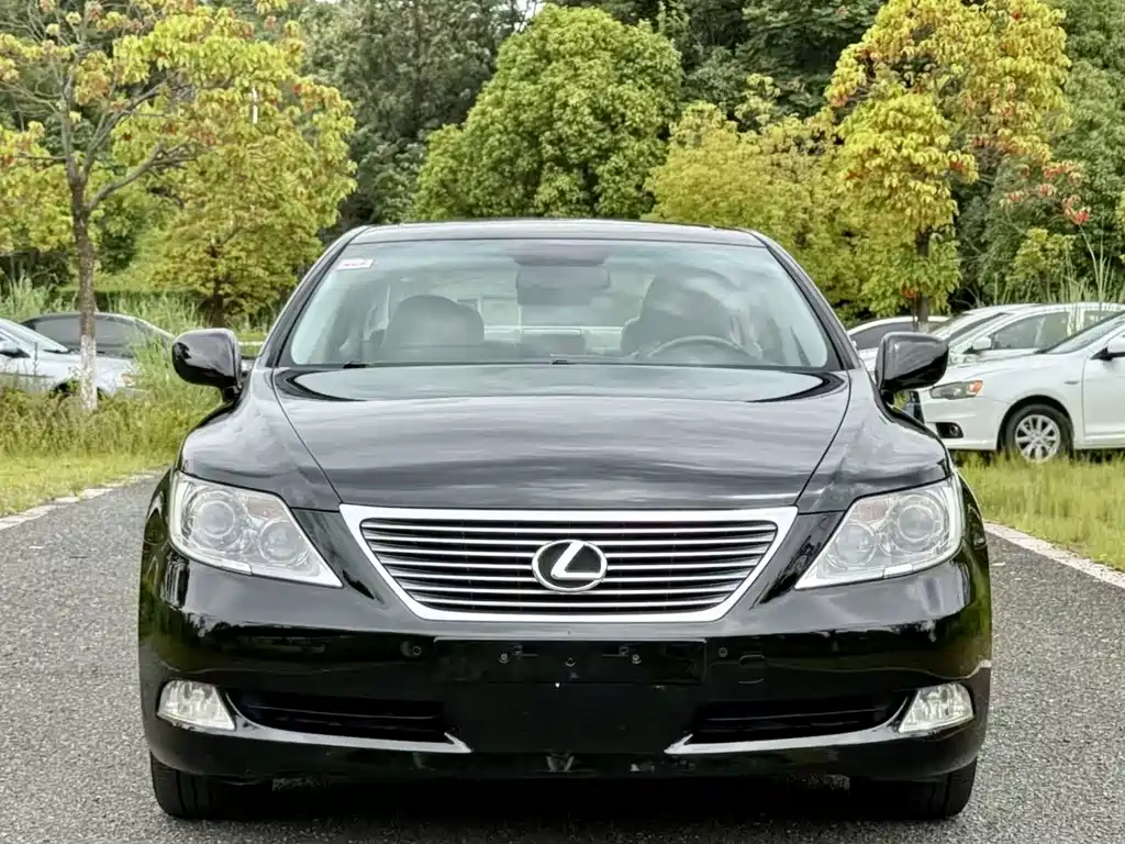 Lexus LS — миниатюра 2