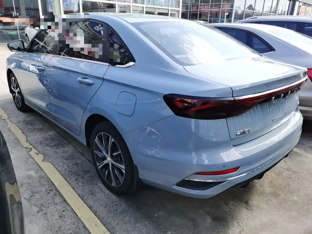 Geely Emgrand — миниатюра 5