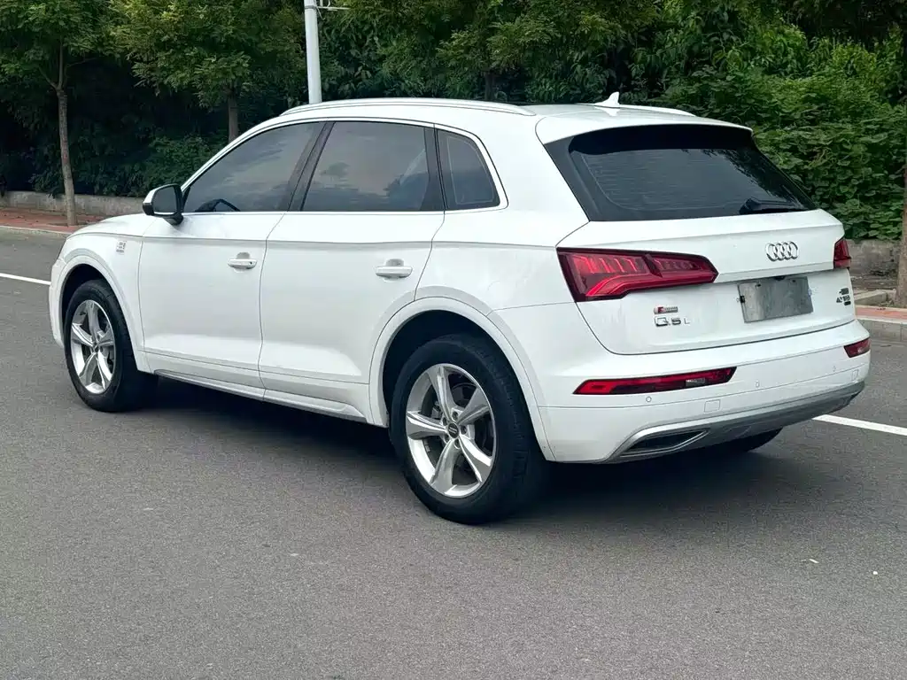 Audi Q5L — миниатюра 9