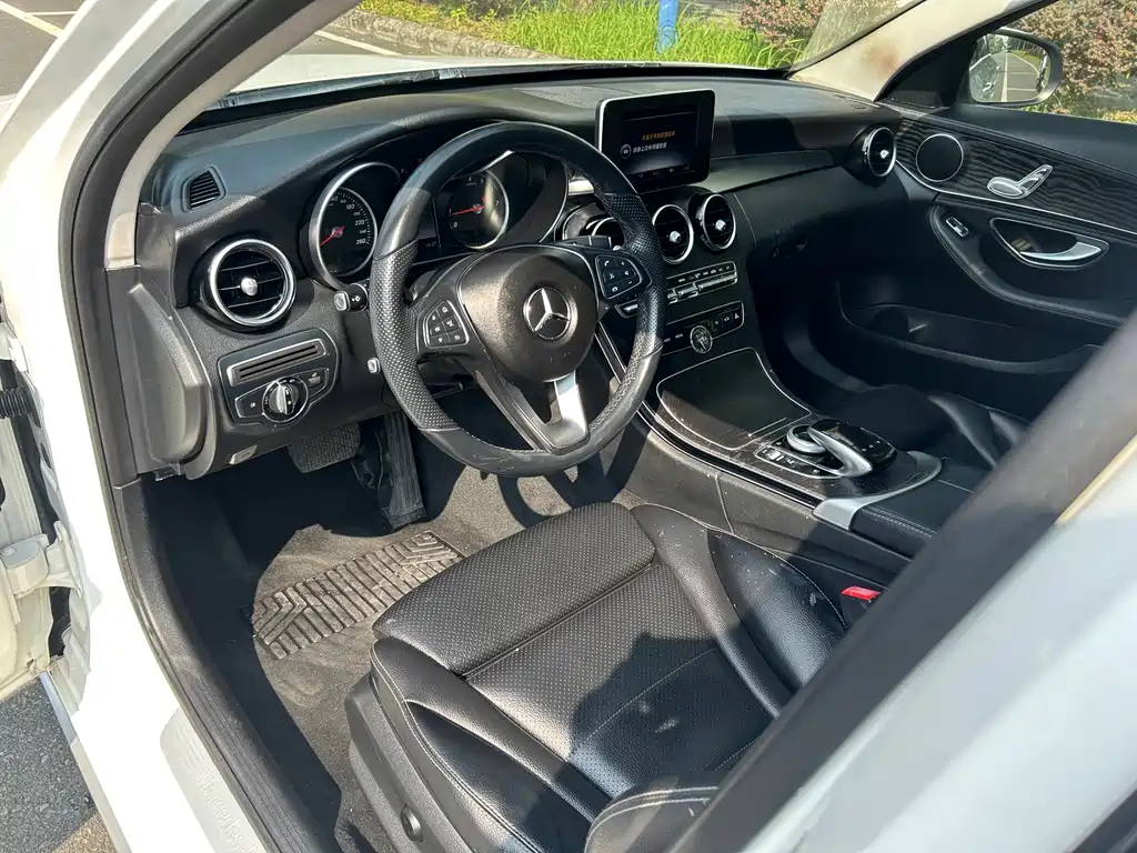 Mercedes-Benz C-Class — миниатюра 3