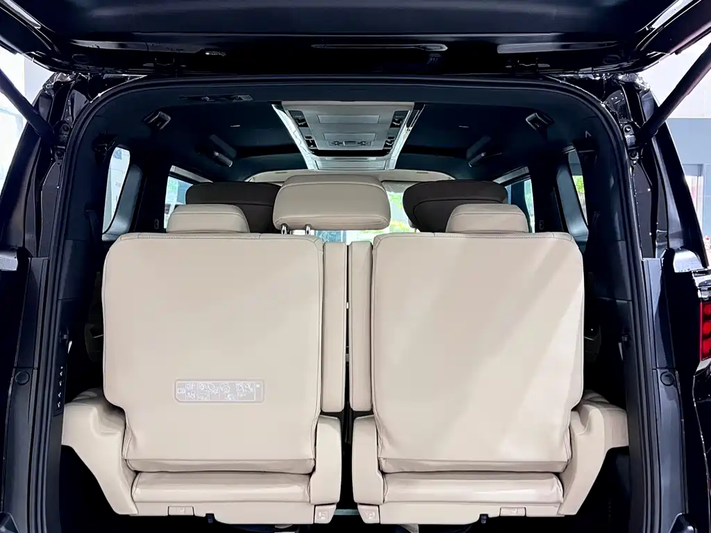 Toyota Alphard - фото 17
