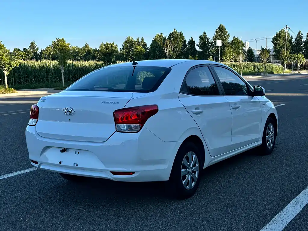 Hyundai Verna — миниатюра 4