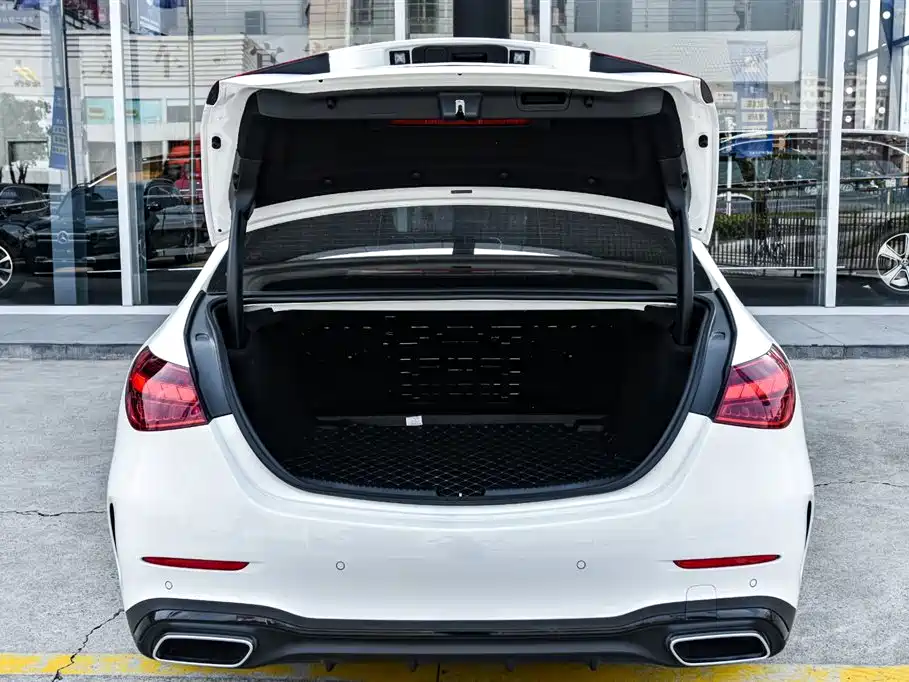 Mercedes-Benz C-Class — миниатюра 17