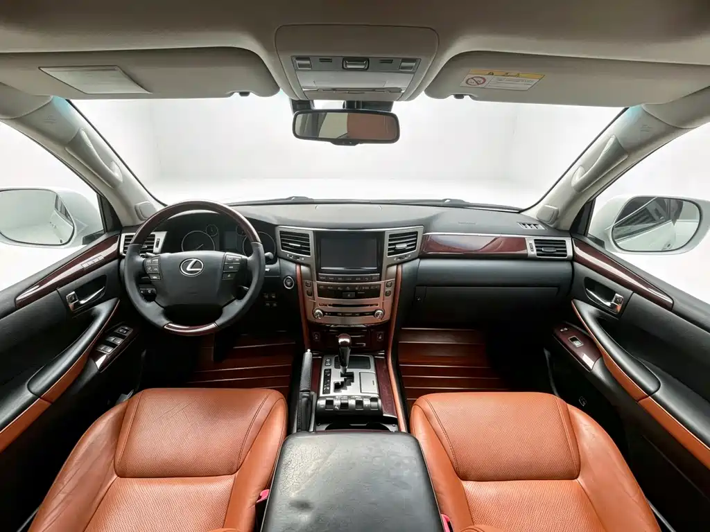Lexus LX — миниатюра 9