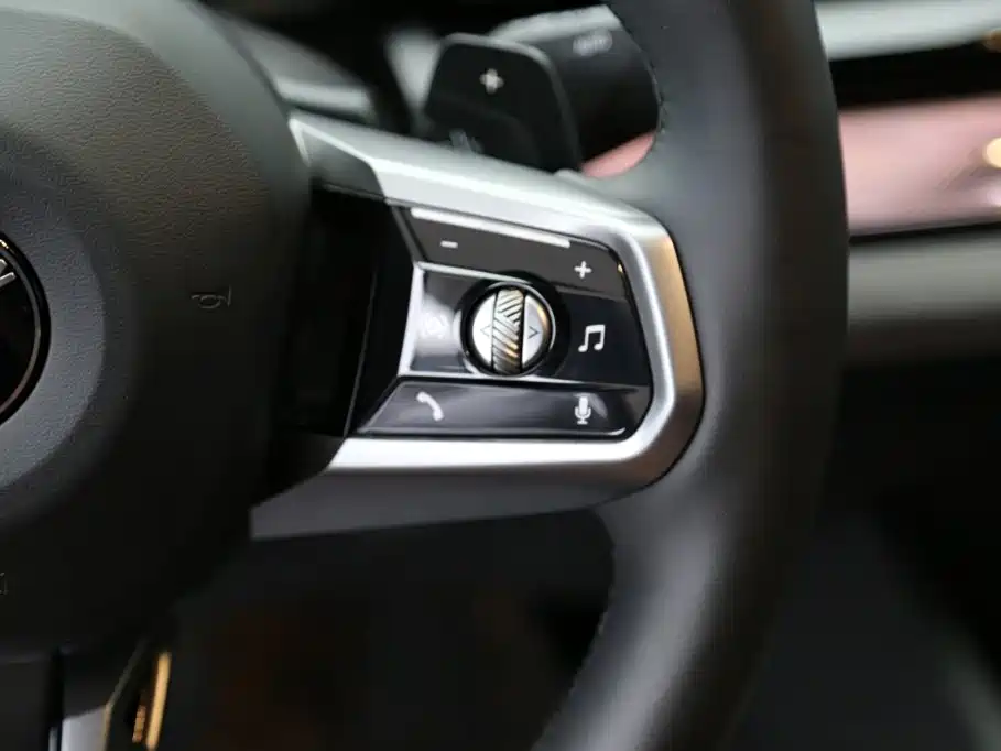 BMW 5 Series — миниатюра 18
