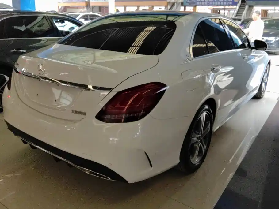 Mercedes-Benz C-Class — миниатюра 3