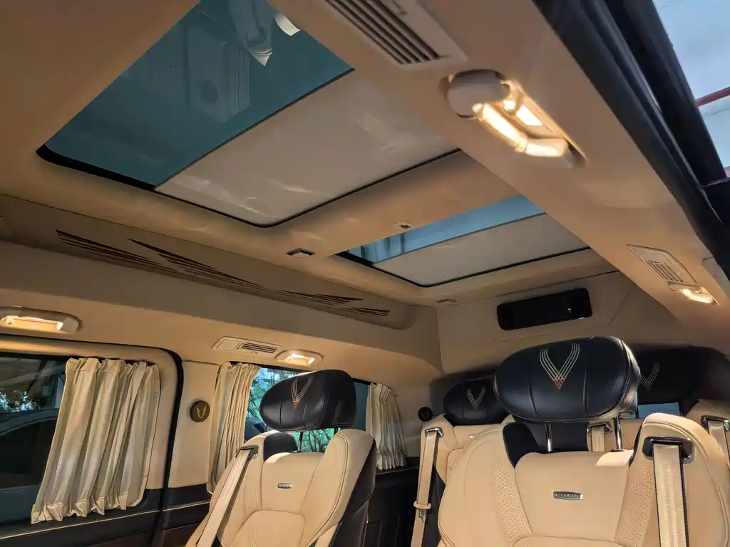 Mercedes-Benz V-Class — миниатюра 8
