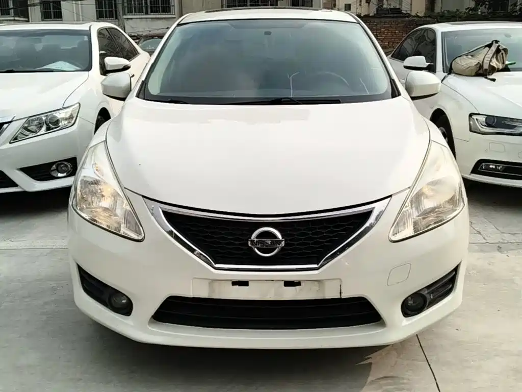 Nissan Tiida — миниатюра 3