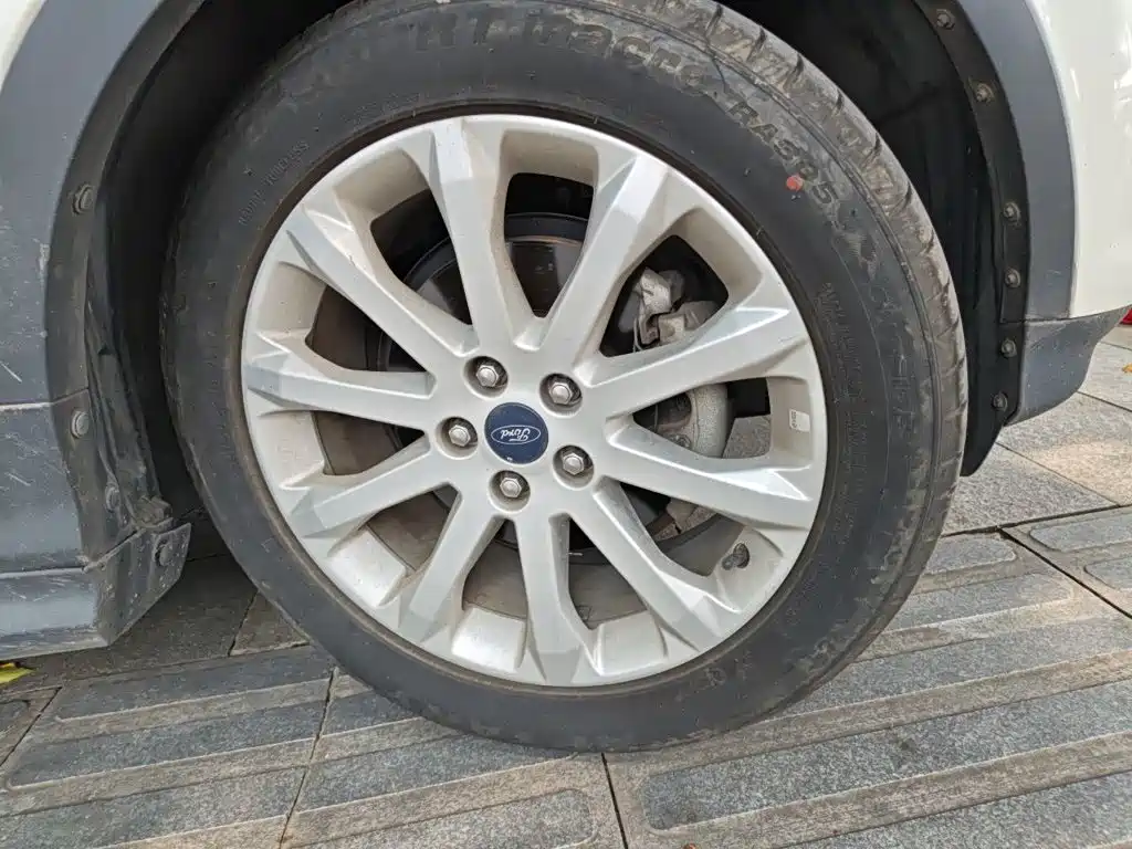 Ford Kuga — миниатюра 8
