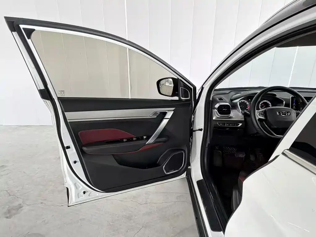 Geely Binyue — миниатюра 22