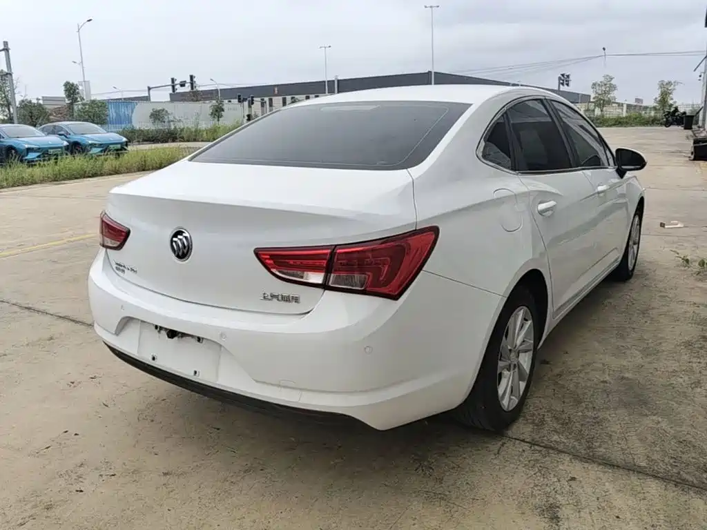 Buick Verano — миниатюра 7